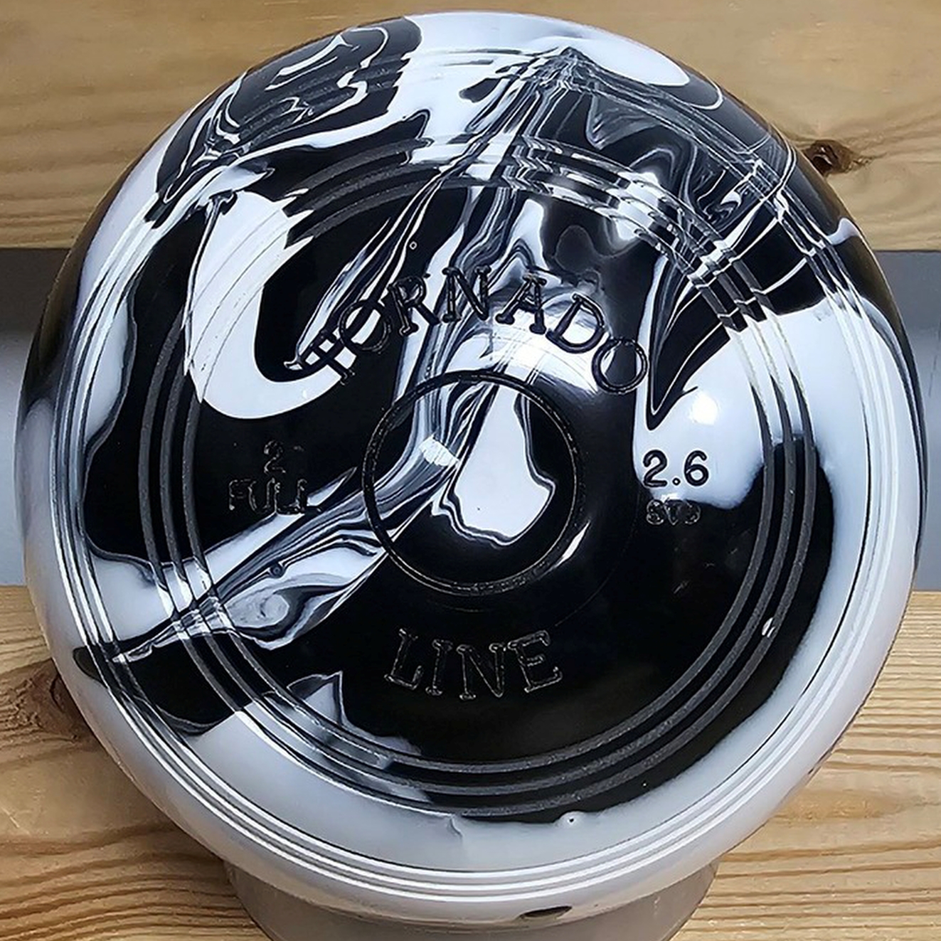 Metrolux Tornado Line Black & White STANDARD DENSITY Marble Bowls