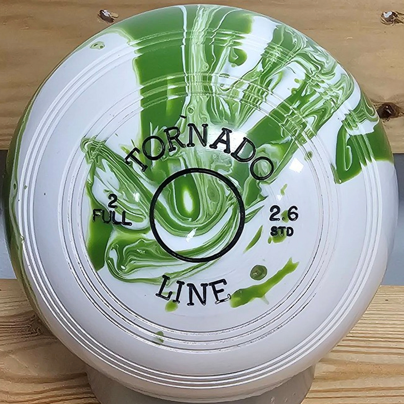 Metrolux Tornado Line White & Green STANDARD DENSITY Marble Bowls